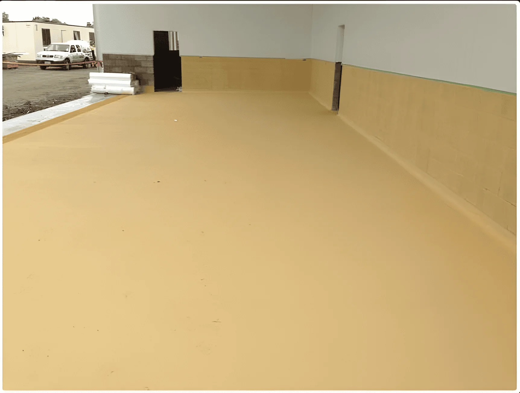 Finished seamless polyurethane screed floor with hygienic coved edges